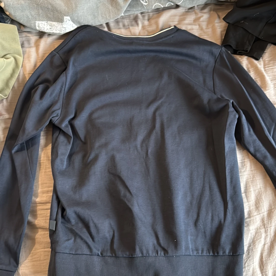 Mörkblå sweatshirt från Hugo Boss - 1