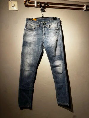 Dondup jeans - Dondup jeans i storlek 32, väldigt bra skick.