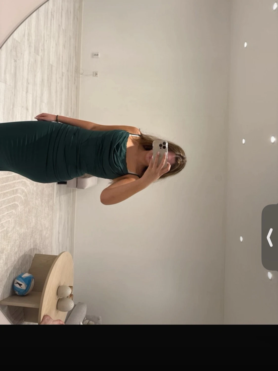 Mörkgrön långklänning med drapering - 1