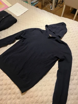 Oscar Jacobson hoodie - OJ knit hoodie size small, con 8,5/10 ev stark 8/10, bin 650 plus frakt