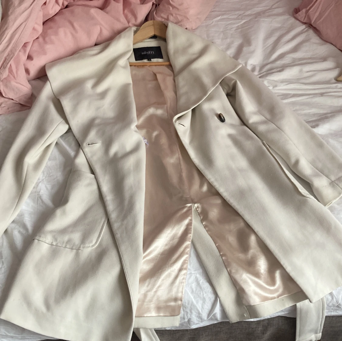Beige trenchcoat från mbyM 💛 - 1