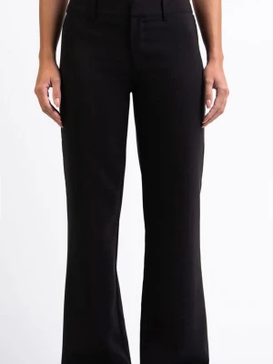 Kostymbyxor madlady - Säljer dessa jättesnygga kostymbyxorna perfekta till många tillfällen. Storleken är 38-tall!