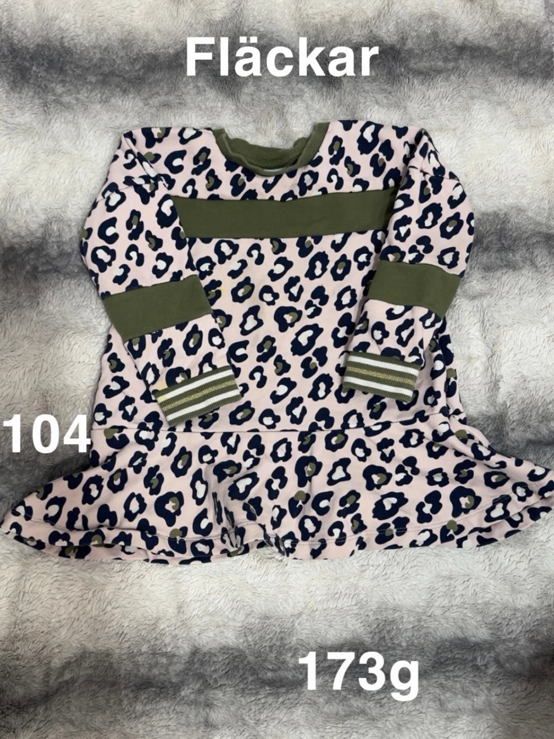 Leopardmönstrad klänning i rosa och grön