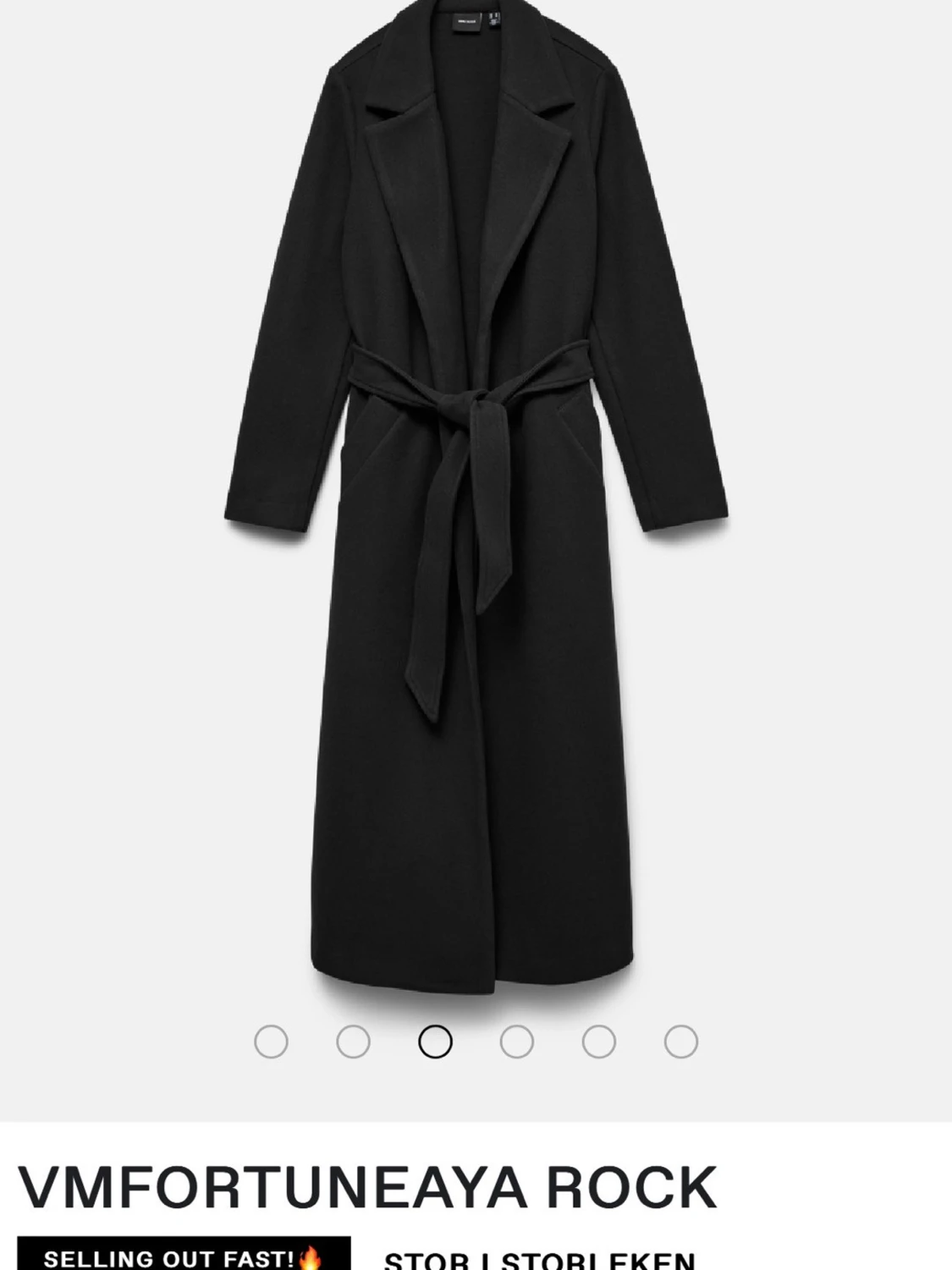 SÖKER svart lång kappa från Vero Moda