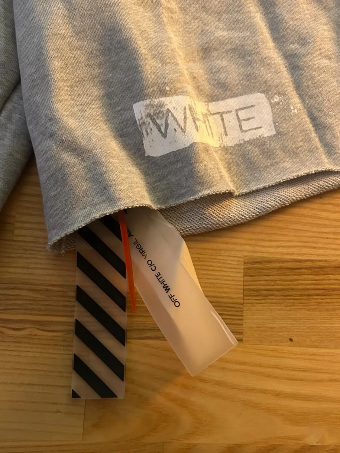 Grå Off-White shorts med snörning - 1