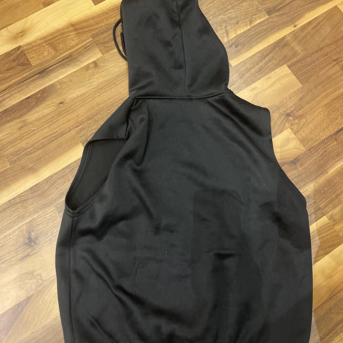 Svart hoodieväst från SHEIN - 91