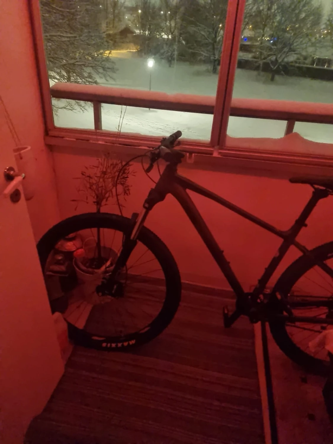 MTB i mycket bra skick redo att cyklas