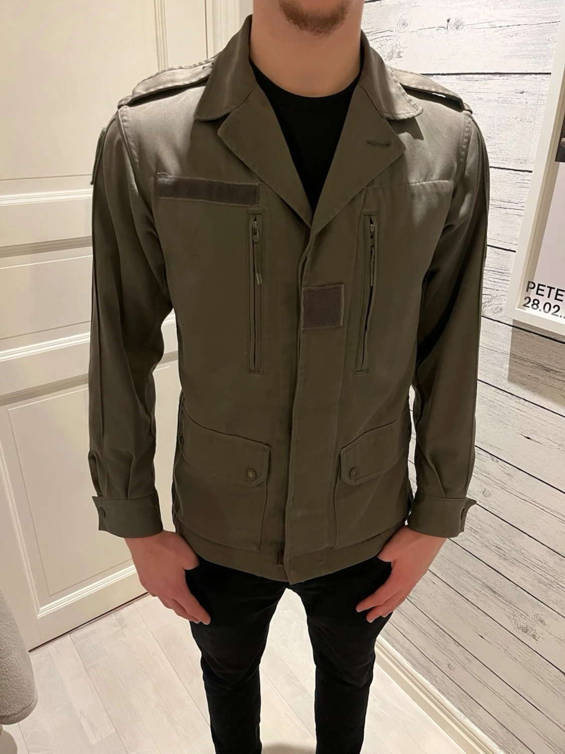 Olivgrön militärjacka