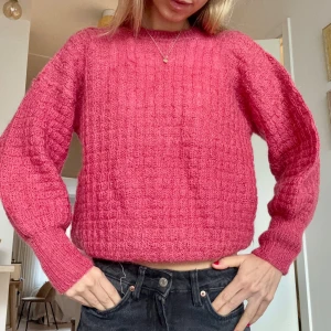 Rosa stickad tröja  - Så fin rosa stickad tröja 