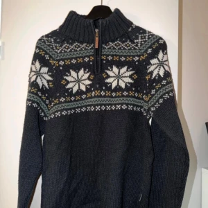 Blend - tröja - Blend - tröja  Strl M Använd, cond 9/10 Nypris 799:-  Mitt pris 150:- 