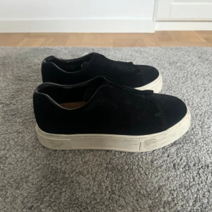 Eytys skor - Säljer dessa Eytys skor som tyvärr inte längre kommer till användning. Använd ett fåtal gånger och kan rengöras innan den skickas vid önskemål🩷 Vid frågor är det bara att höra av sig🩷