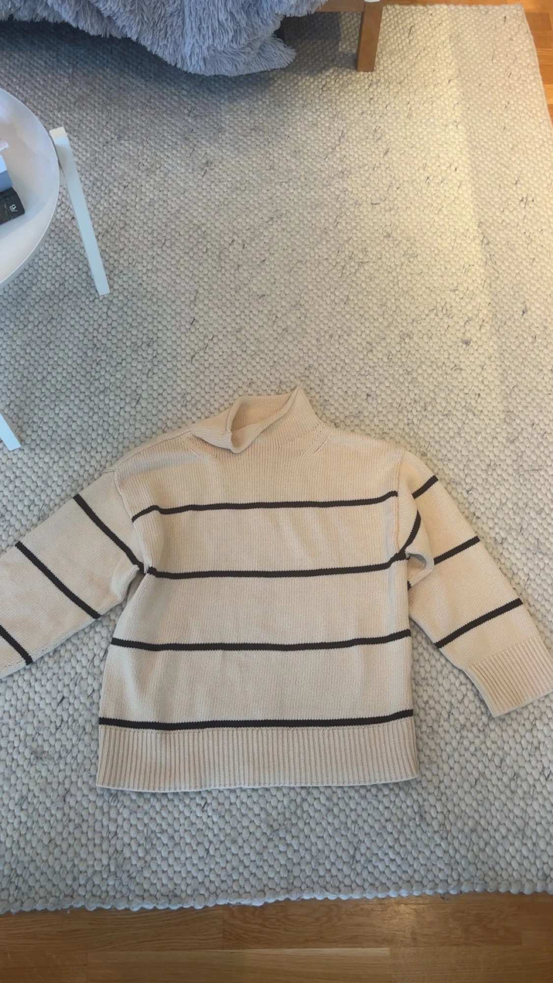 Stickad tröja från Dagmar - 2