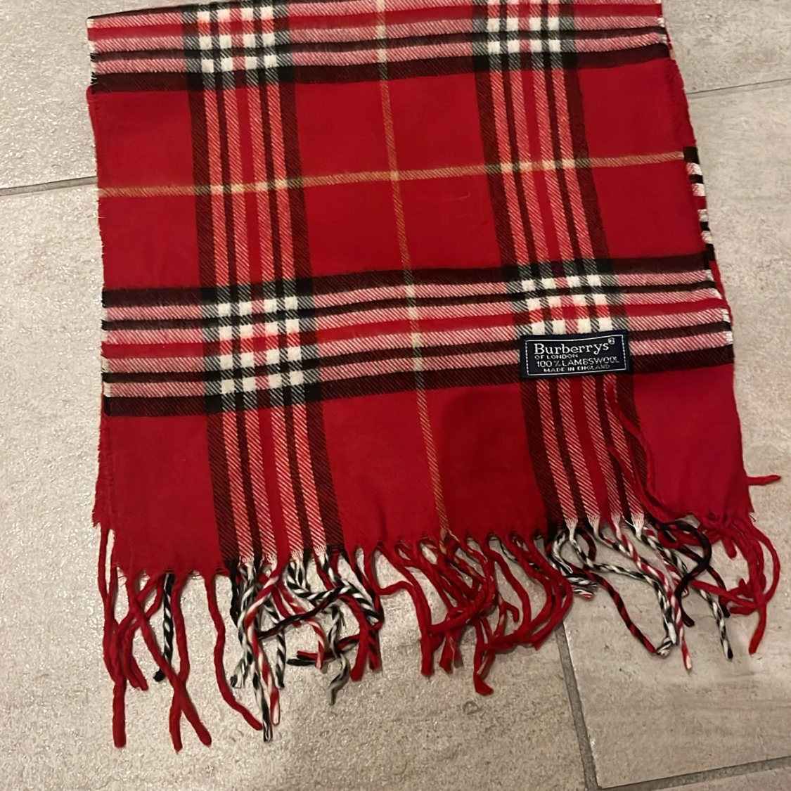 Rutig röd halsduk från Burberry