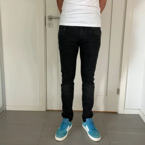 Replay Anbass Jeans  - Säljer nu dessa Replay Anbass Jeans, W31 o L34, skriv för fler bilder/frågor🙌🏼