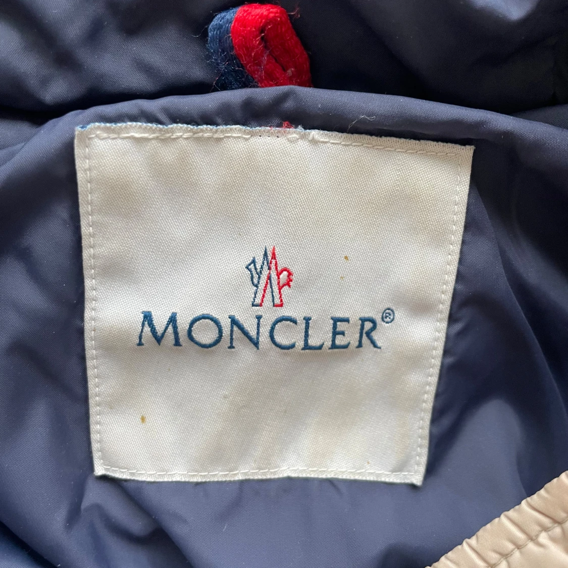 Beige Moncler dunjacka med päls - 3