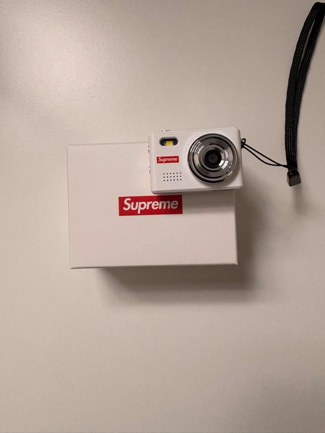 Supreme digital camera keychain - 2