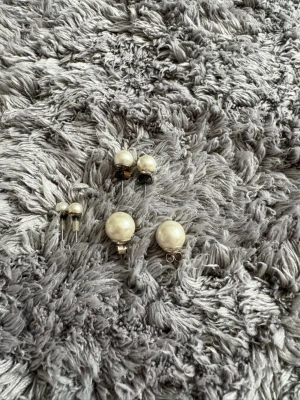 Pärlörhängen  - Jätte fina pärlörhängen i olika storlekar 