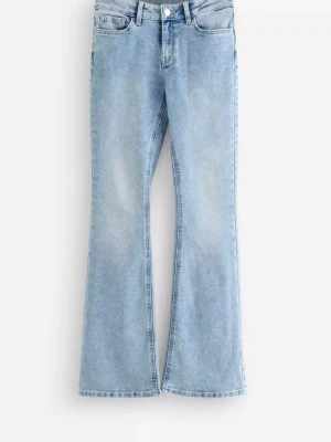 Ljusblå bootcut jeans - Snygga ljusblå jeans med bootcut passform. Mjukt denimtyg och ger en avslappnad men trendig look. Knappt använda från Lindex💕