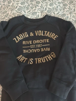 Svart sweatshirt Zadig & Voltaire -  svart sweatshirt från Zadig & Voltaire. Använd få gånger 