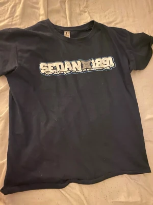 Sofialäktaren t shirt  - Helt ny storlek S 