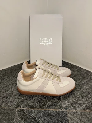 Vita Maison Margiela Gats - Vita Maison Margiela skor. Helt nya!