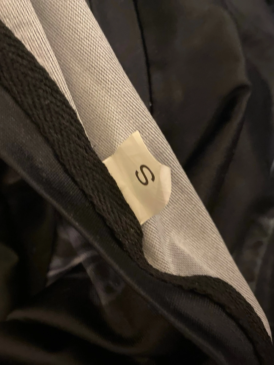 Svart t-shirt med dödskalletryck S - 3