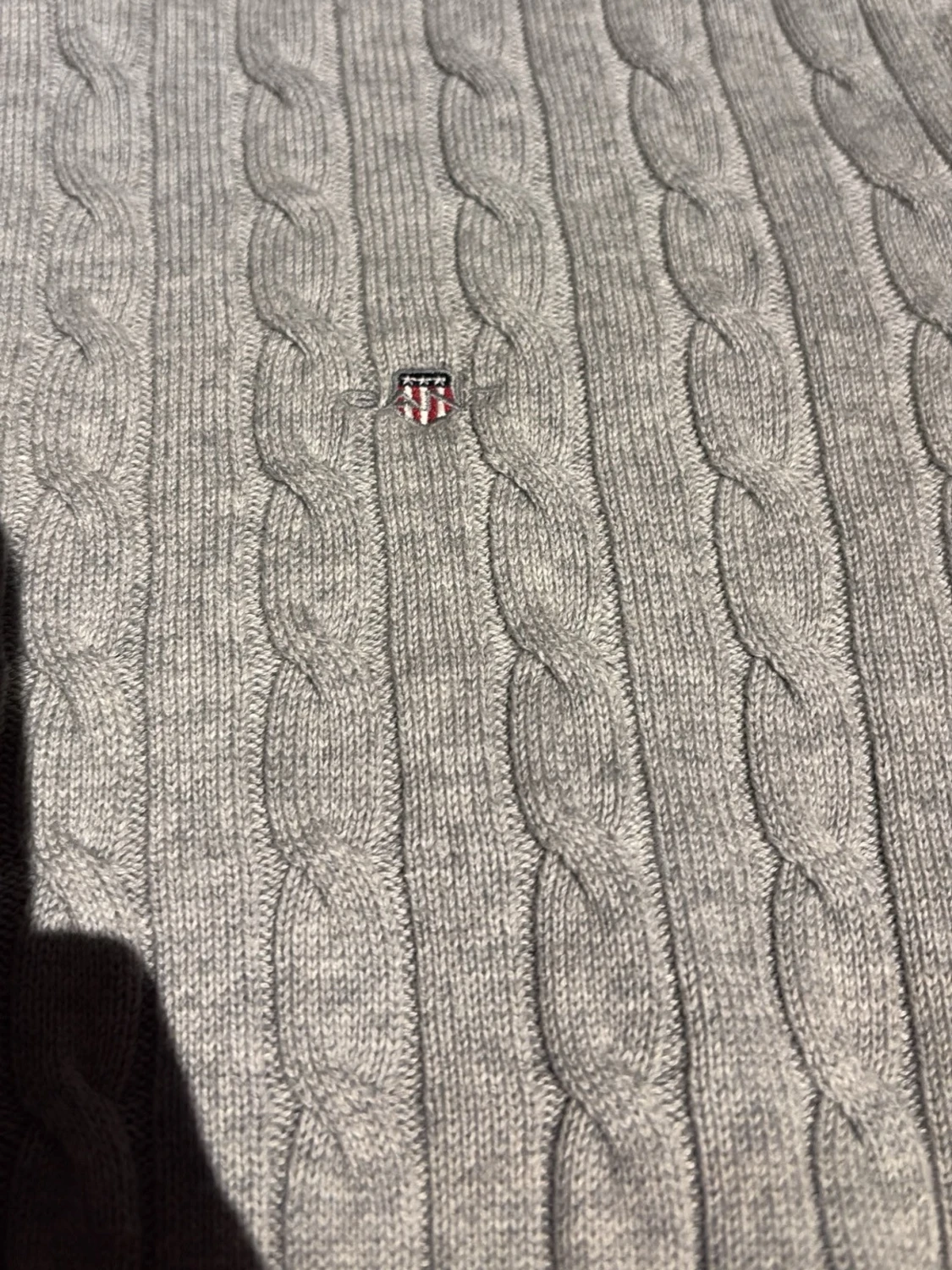 Grå kabelstickad tröja från Gant - 3