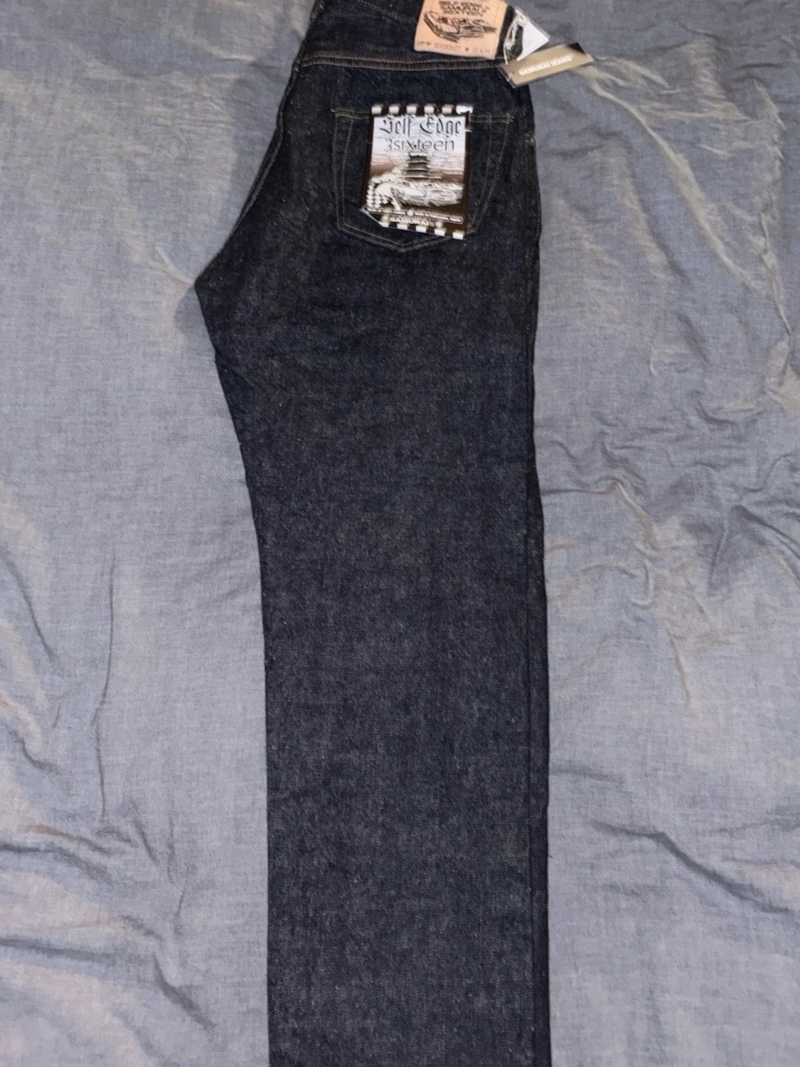 Mörkblå Samurai Jeans oanvända. - 2