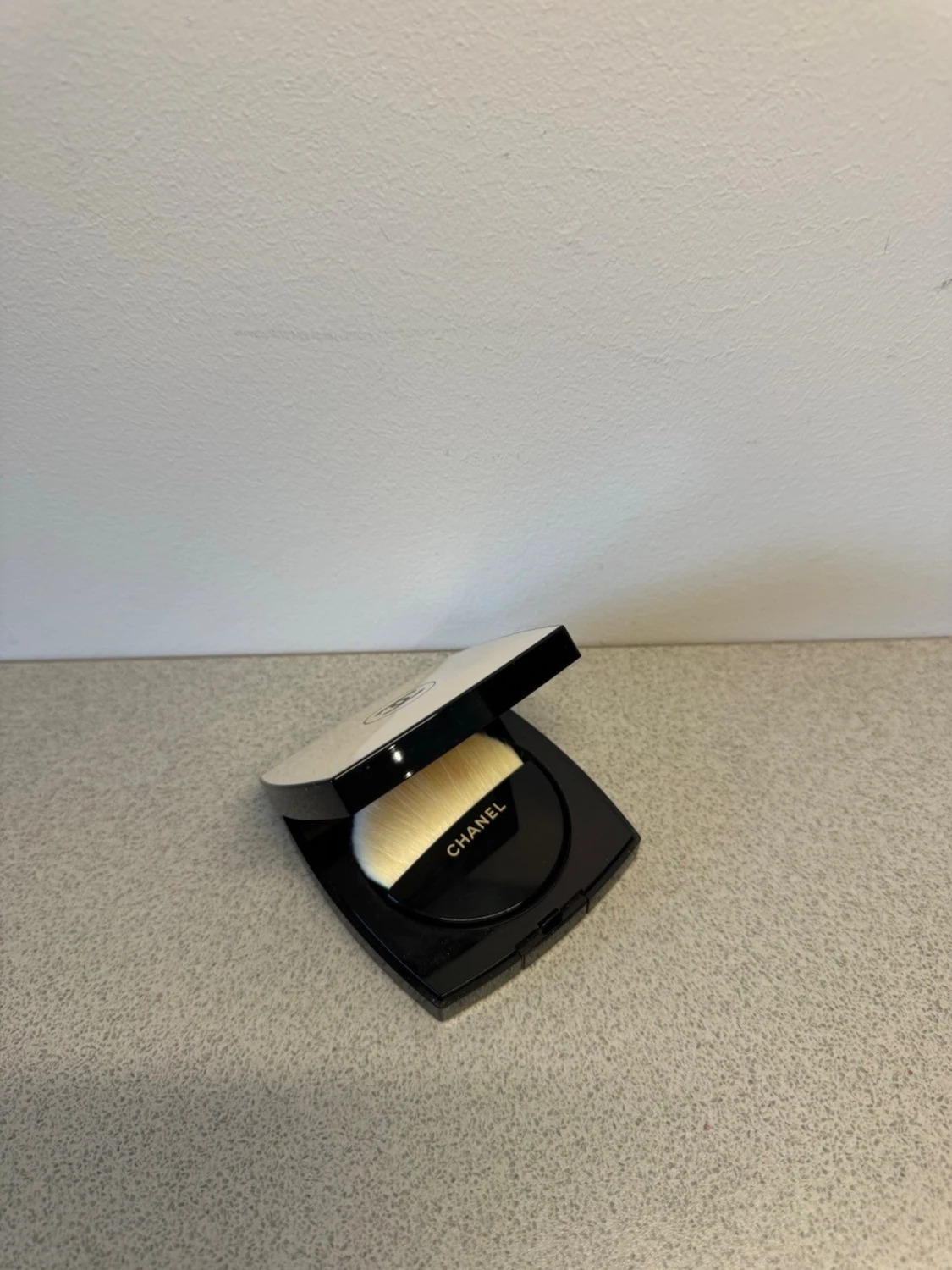 Chanel puder i beige kompakt
