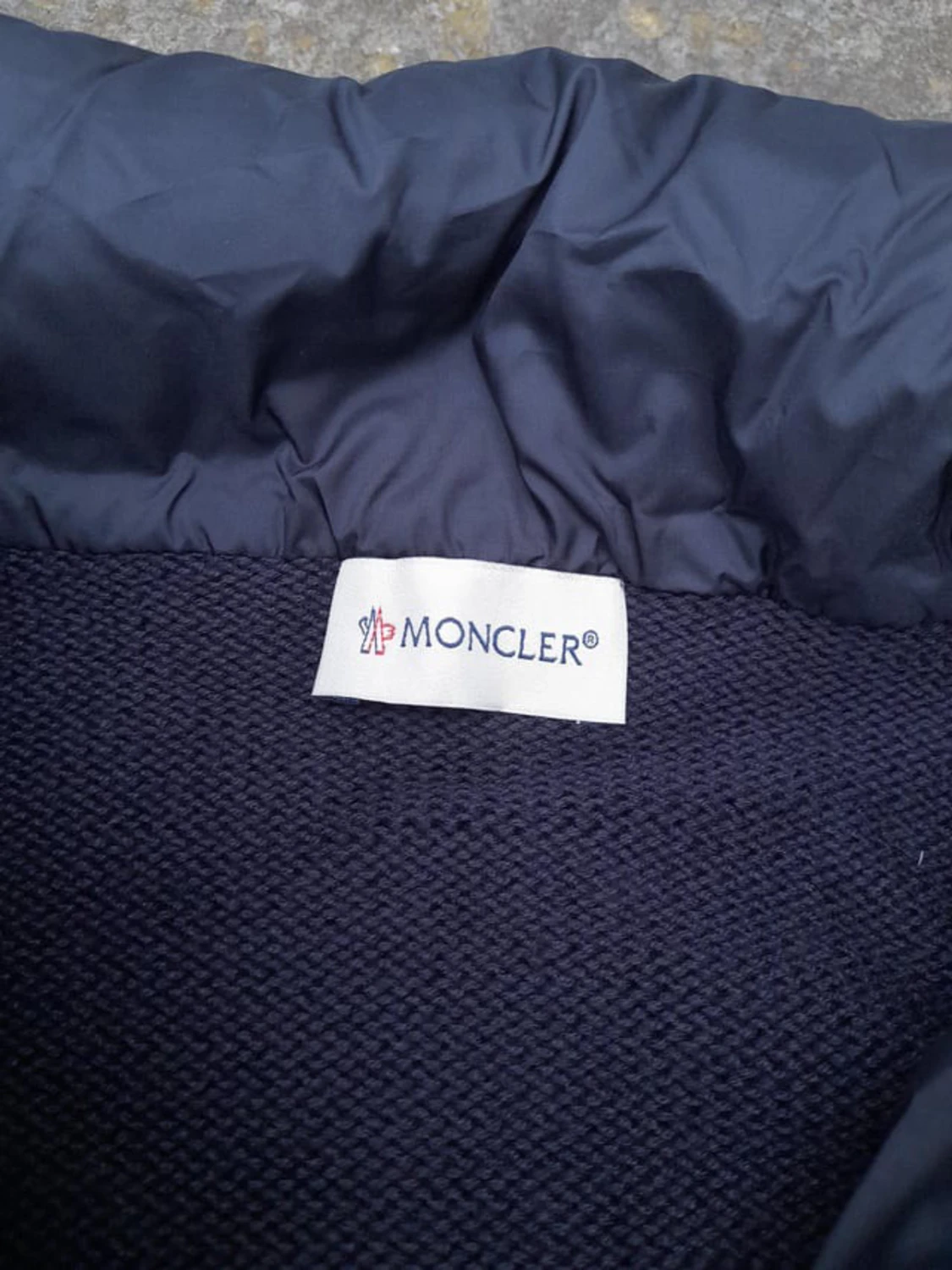 Mörkblå pufferjacka från Moncler - 3