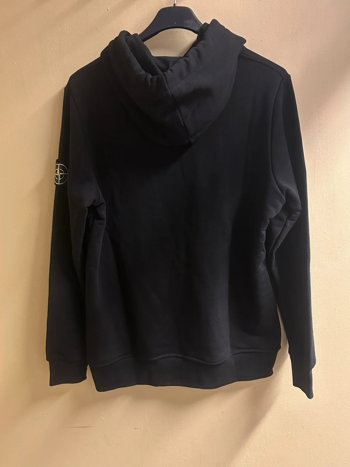 Stone Island svart hoodie.  - 1