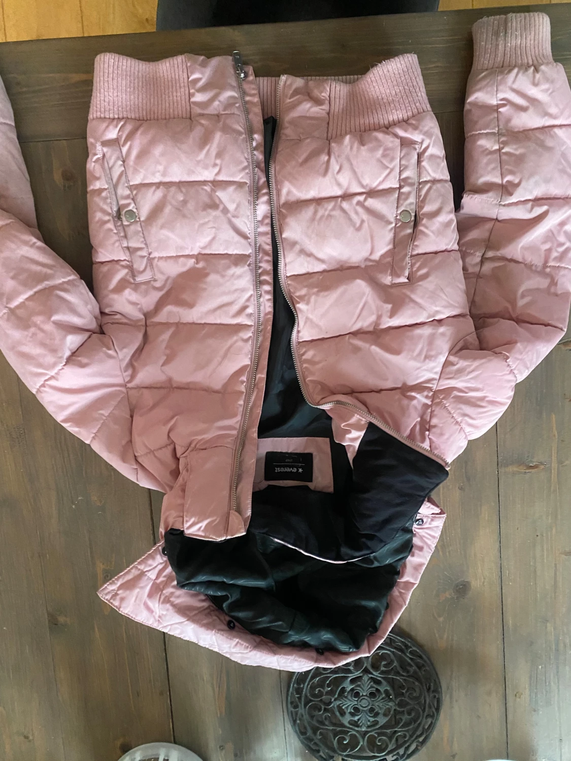 Rosa pufferjacka från Everest - 1