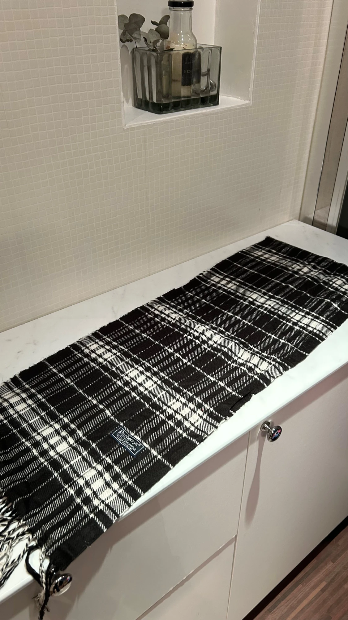 Svartvit rutig ullväst från Burberrys - 2