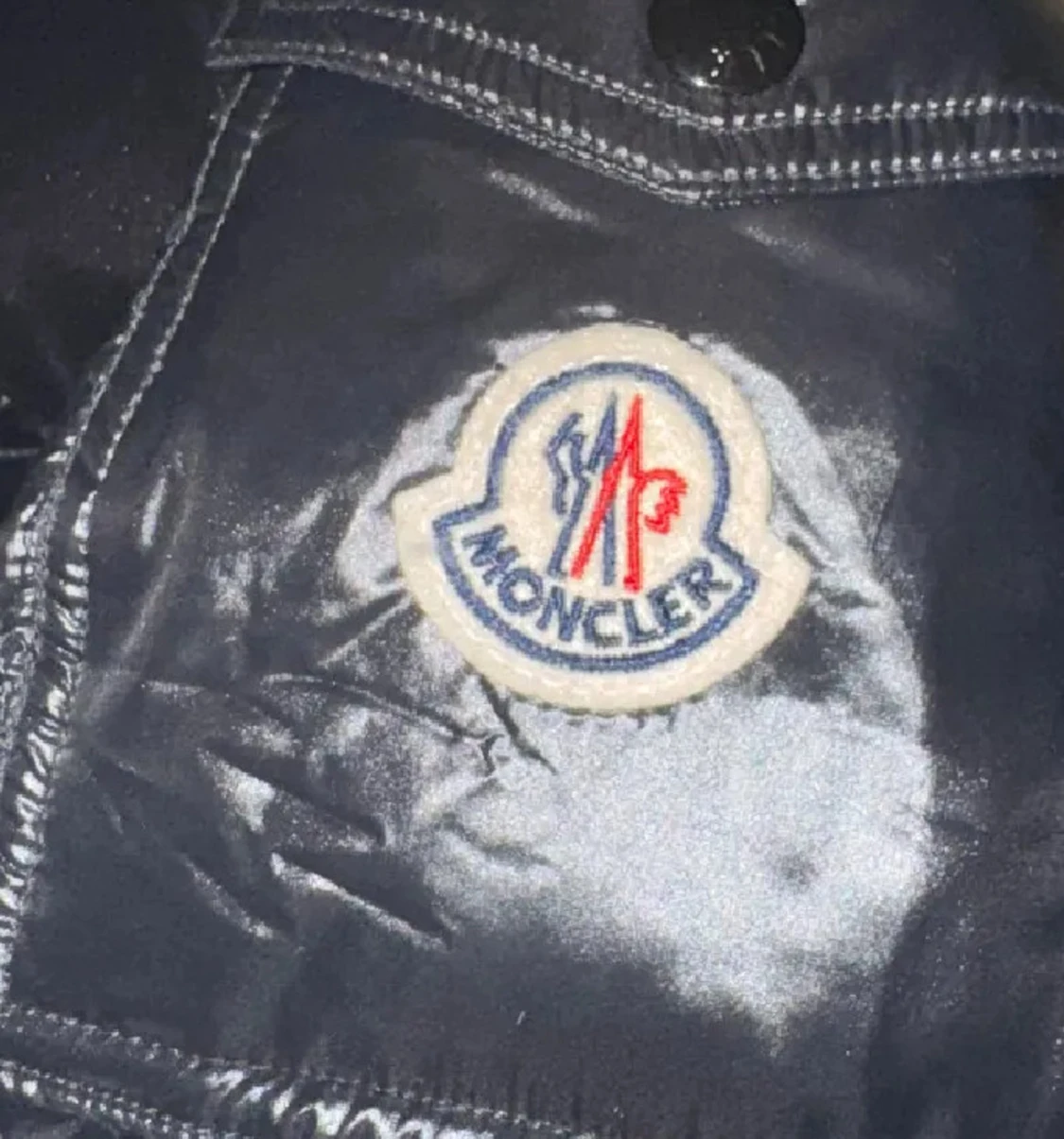 Svart pufferjacka från Moncler - 1
