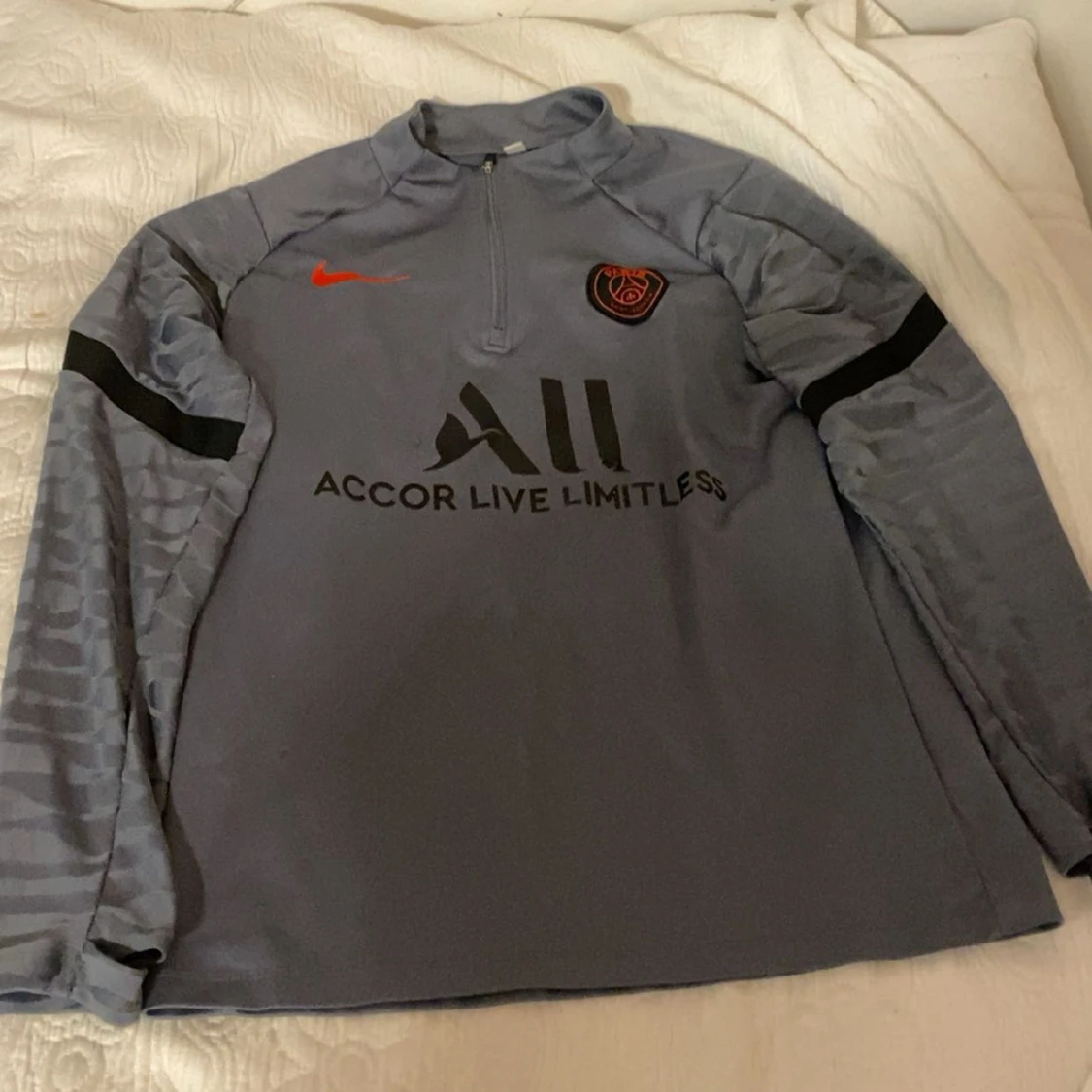 Grå PSG träningströja från Nike