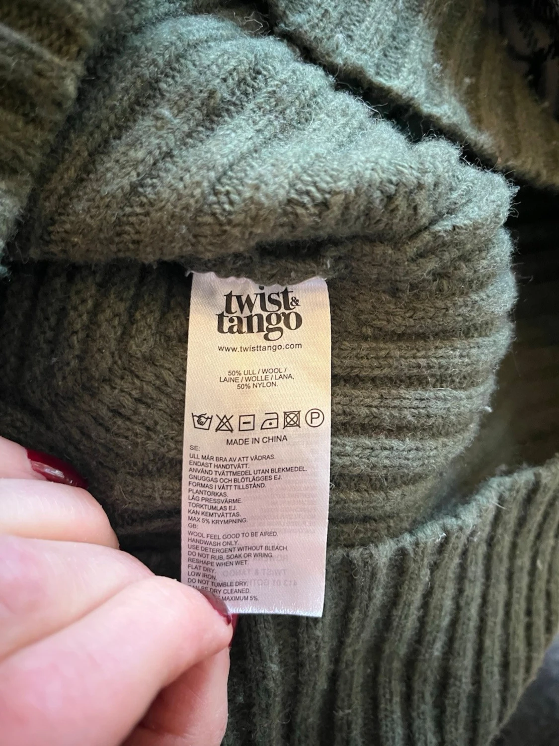 Olivgrön stickad tröja/klänning Twist & Tango - 1