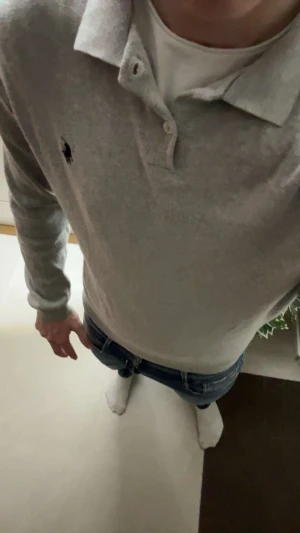 Polo Ralph Lauren merinoull pike - Tjena! Säljer nu min långärmade polo Ralph Lauren piké i storlek M, tröjan är i merinoull och är i väldigt bra skick, skriv för minsta fundering