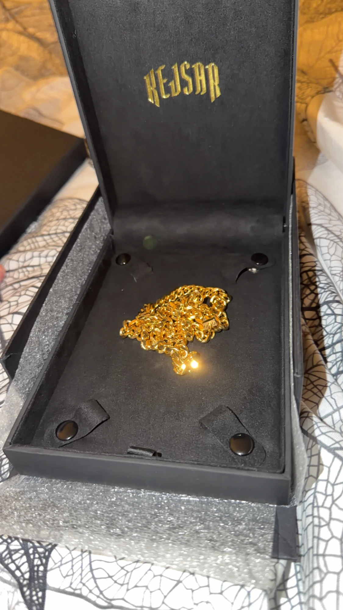 Guldfärgad kedja från Kejsar - 3