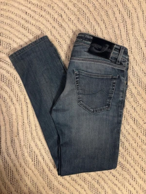 Jacob Cohën jeans - Säljer dessa schyssta Cohen jeans i modellen Nick 622. Sista bilden visar ända slitningen. 