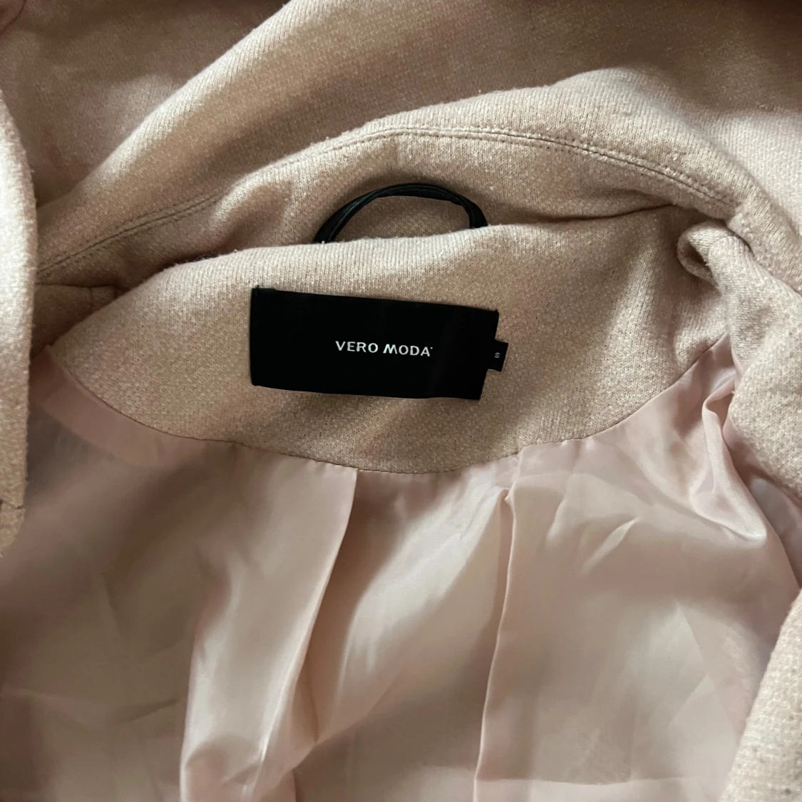 Beige kappa från Vero Moda - 1