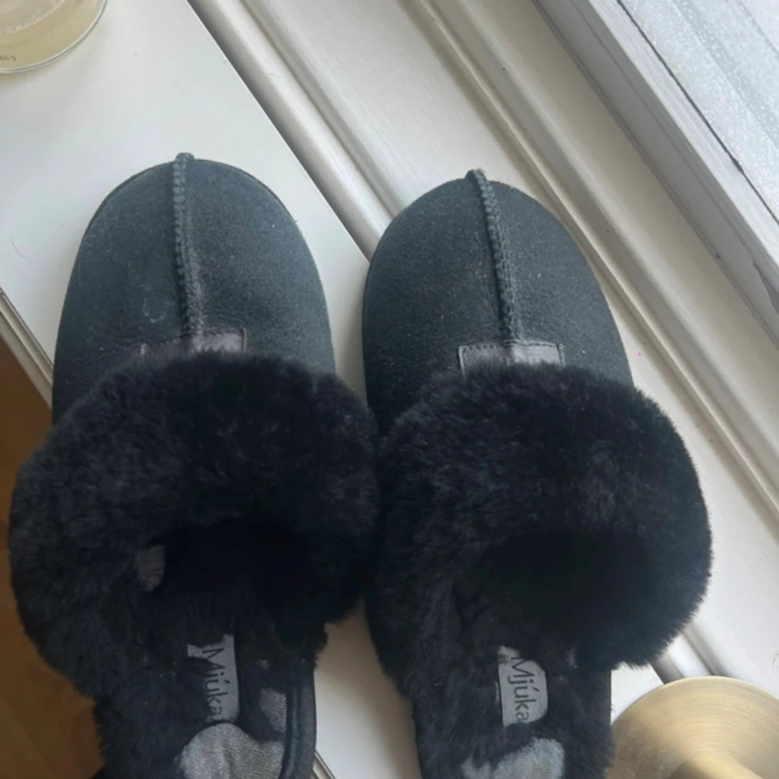 Svarta tofflor från Mjuka med päls - 1