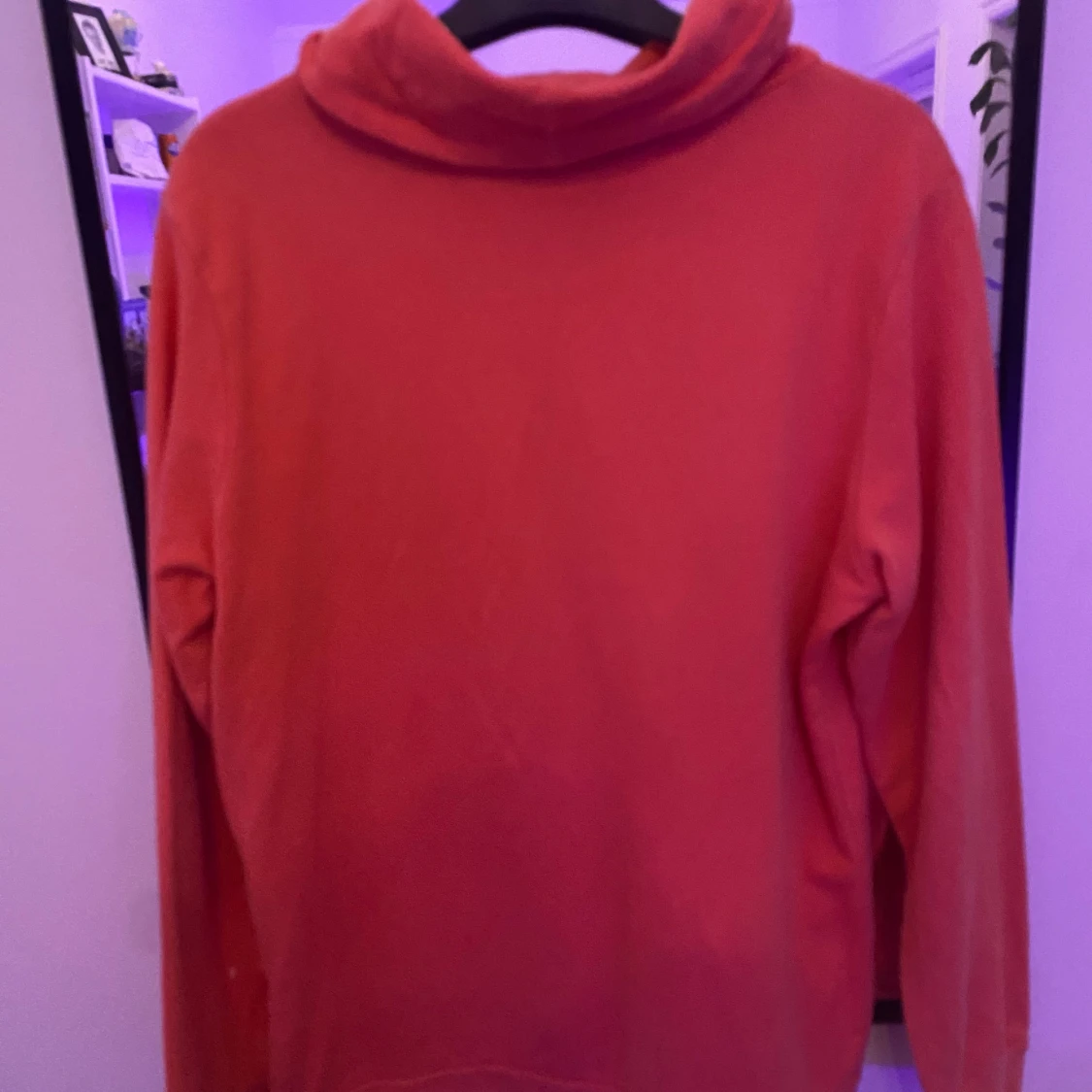 Orange hoodie från Lindex med tryck - 1