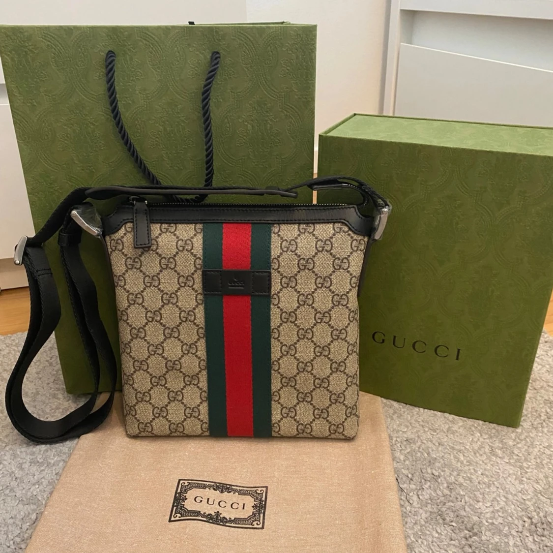 Gucci  - Beige Messenger bag