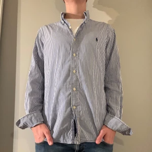 Ralph Lauren Skjorta - Ralph Lauren Skjorta| Storlek: S| Modellen är 177 cm| Skick: 9/10| Pris: 349kr| Priset går alltid att diskutera!|