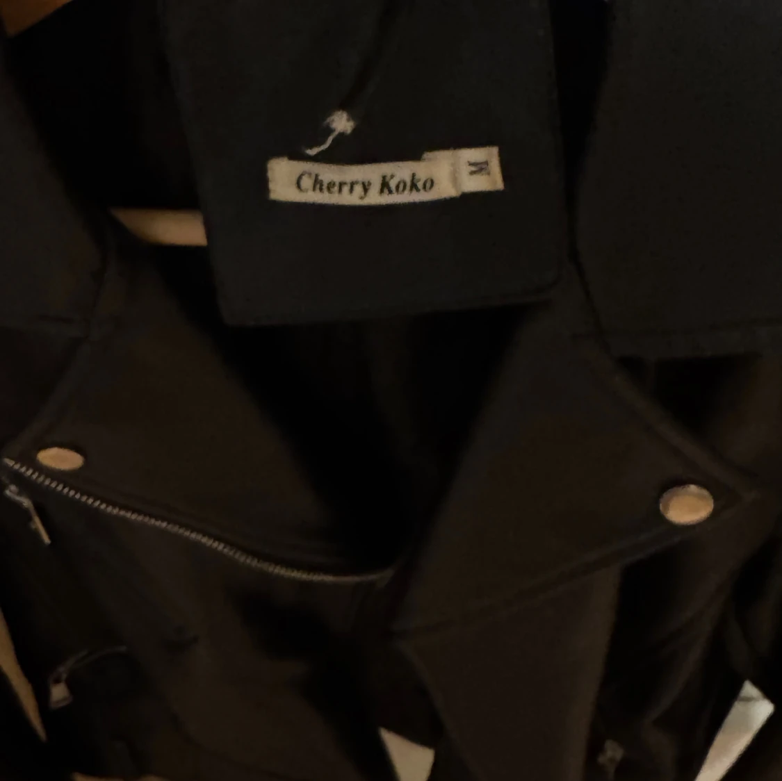 Svart skinnjacka Cherry Koko M - 1