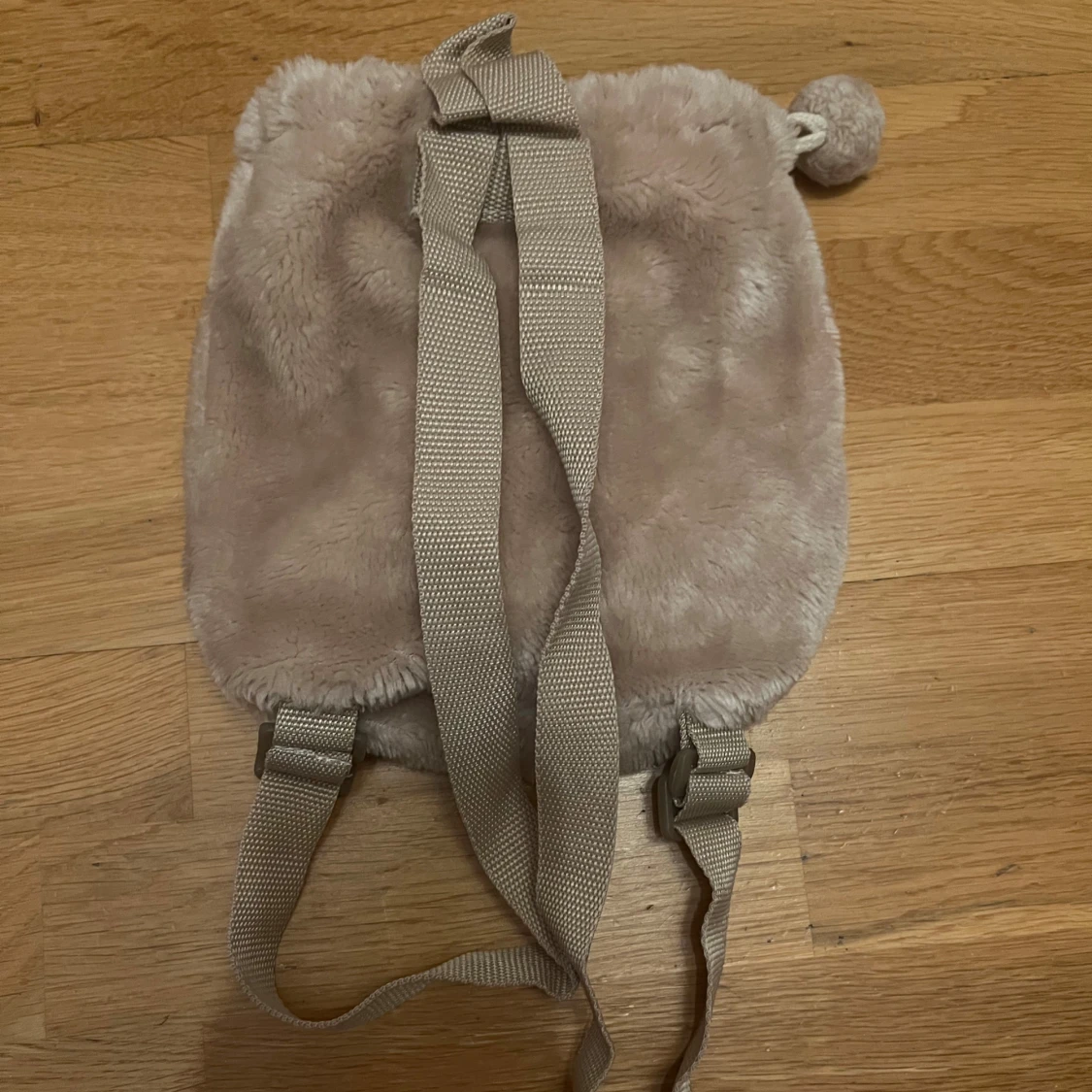 Beige plyschryggsäck med nalle - 1
