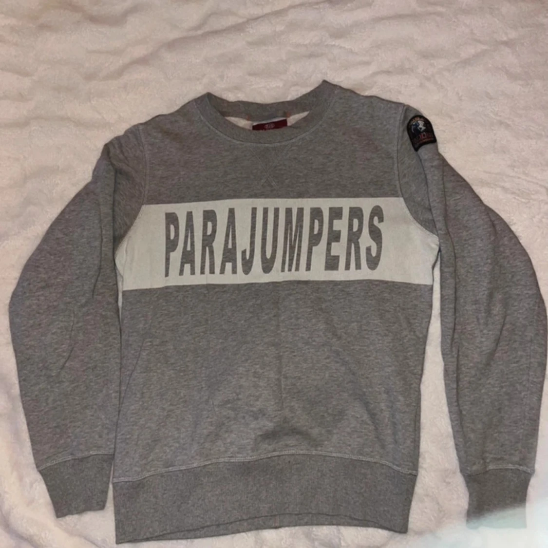 Grå sweatshirt från Parajumpers