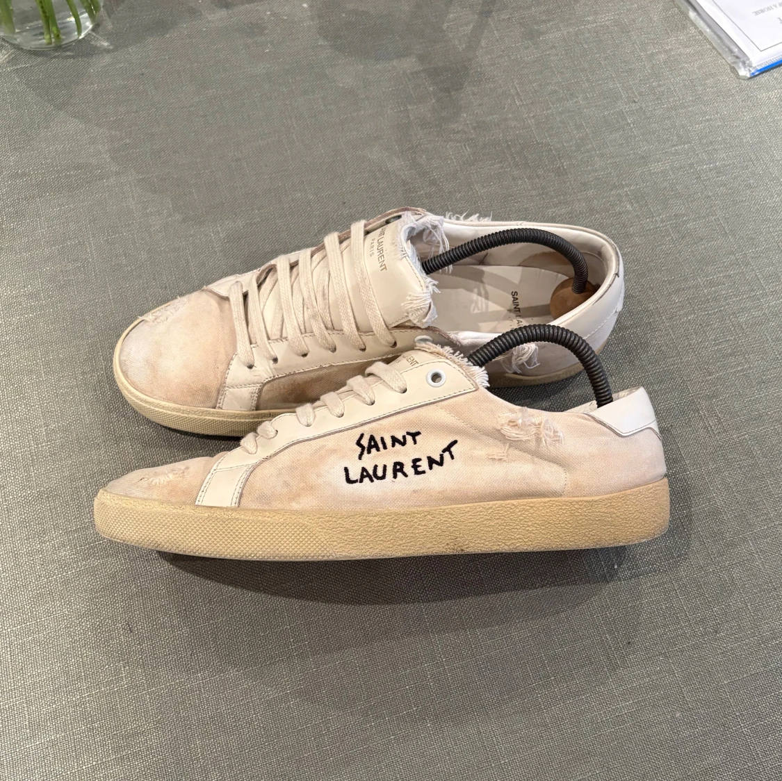 Saint Laurent sneakers med råa detaljer