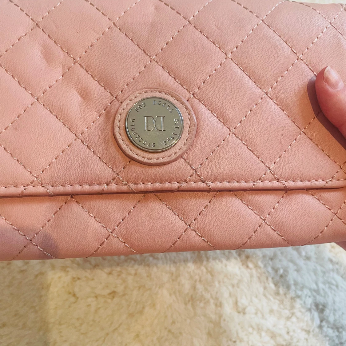 Rosa quiltad axelväska från Don Donna - 1