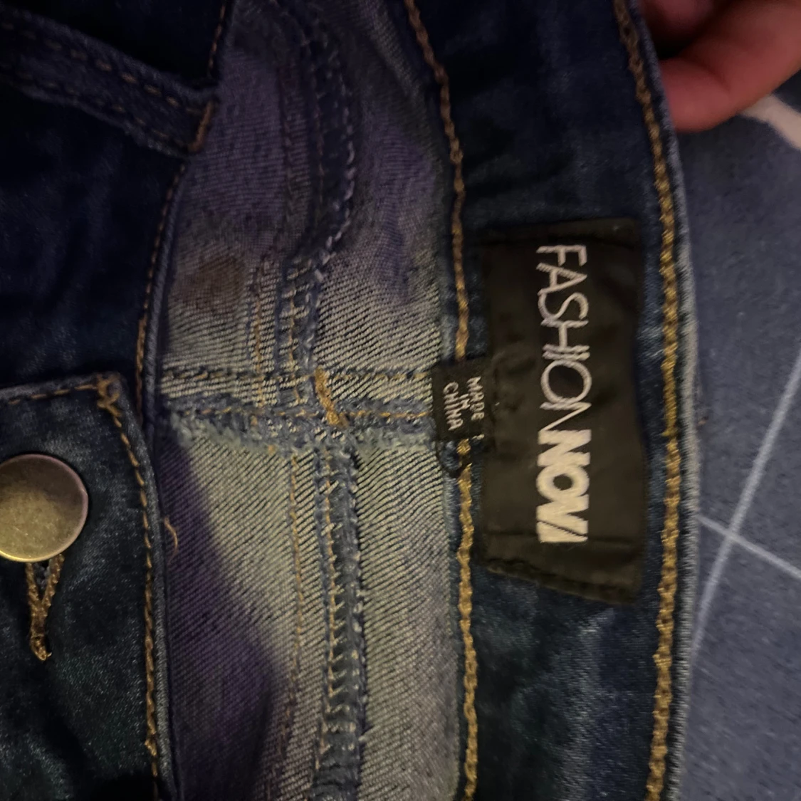 Blå bootcut jeans från Fashion Nova - 2